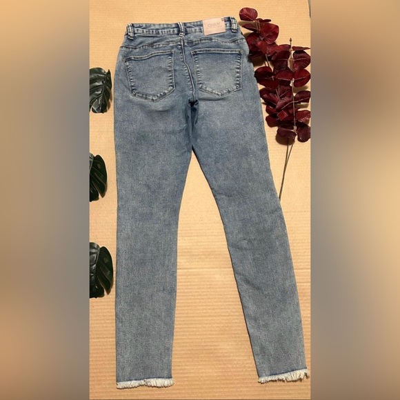 Jeans pant for women size small - Picture 3 of 7